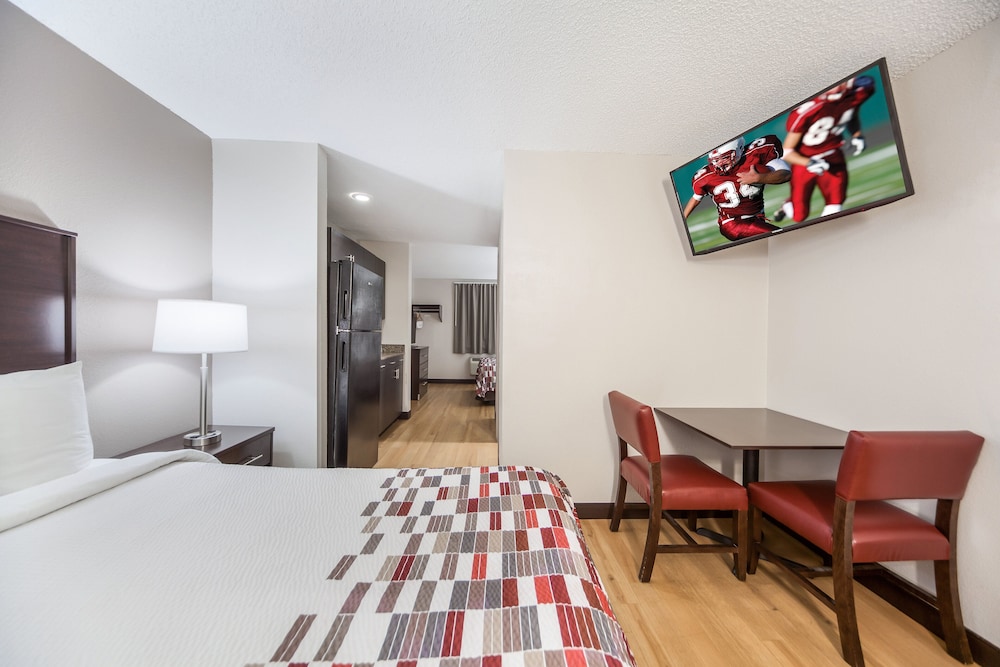 Red Roof Inn & Suites Omaha - Council Bluffs 13/47