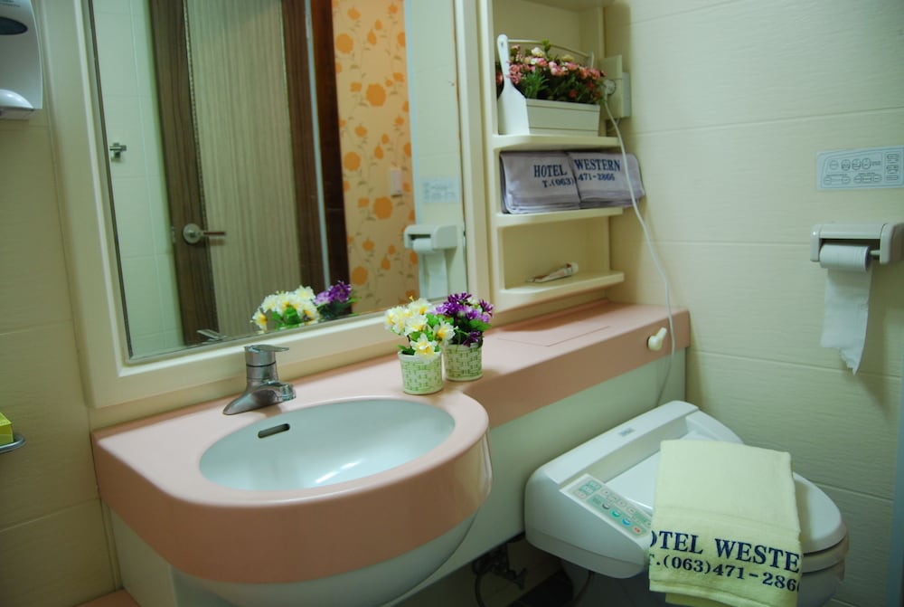 Western Hotel 20/47