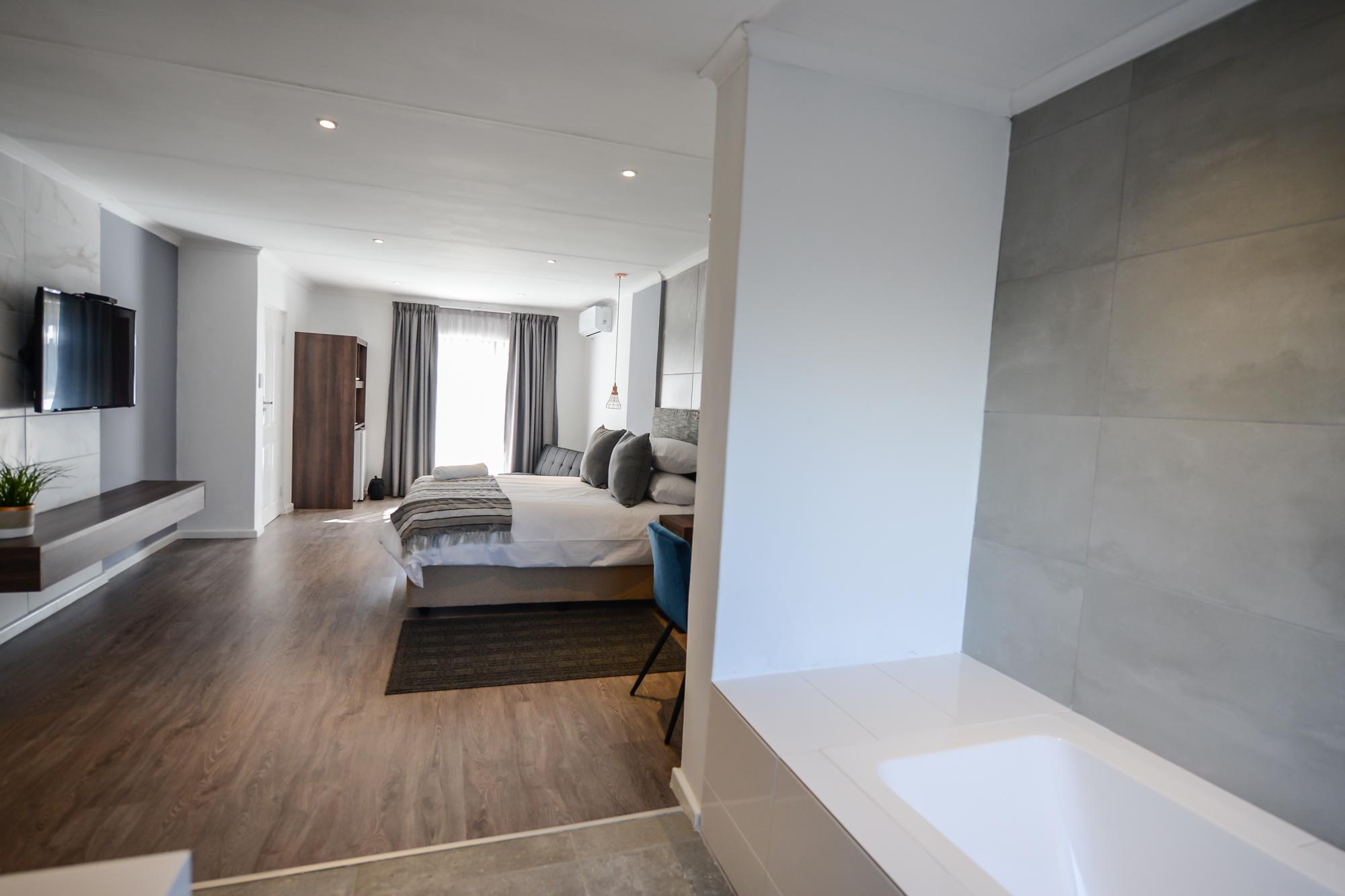 The Royal Bryanston 33/33