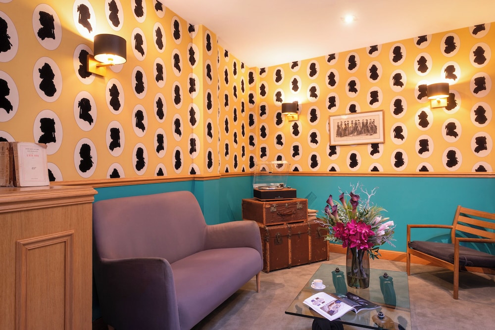 Suites and Hotel Helzear Champs Elysees 44/65