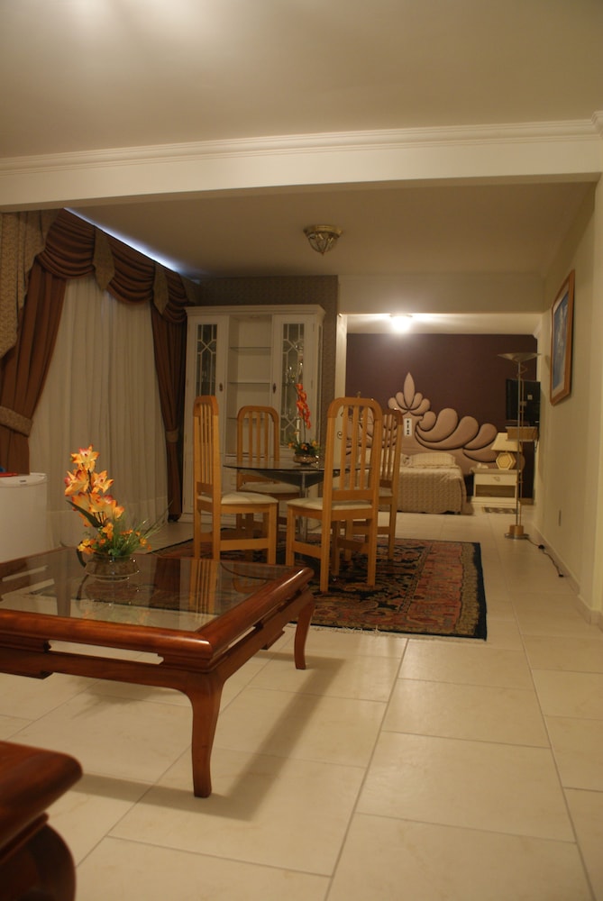 Hotel Del Rey 43/64