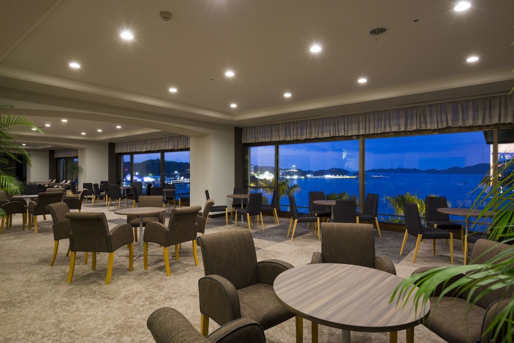 Toba Seaside Hotel 42/54