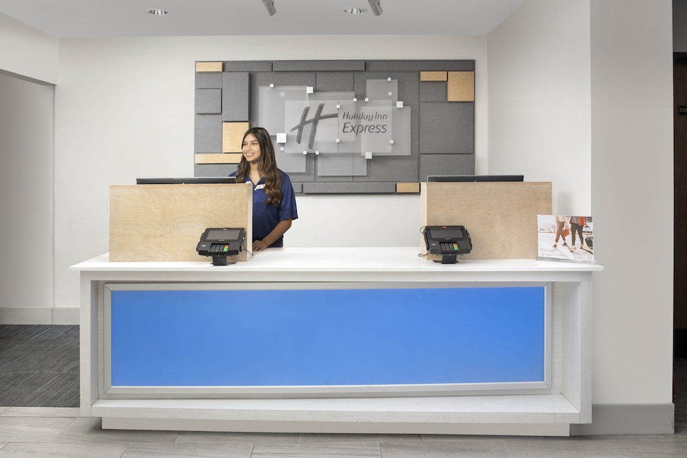 Holiday Inn Express San Antonio N-Riverwalk Area 31/49