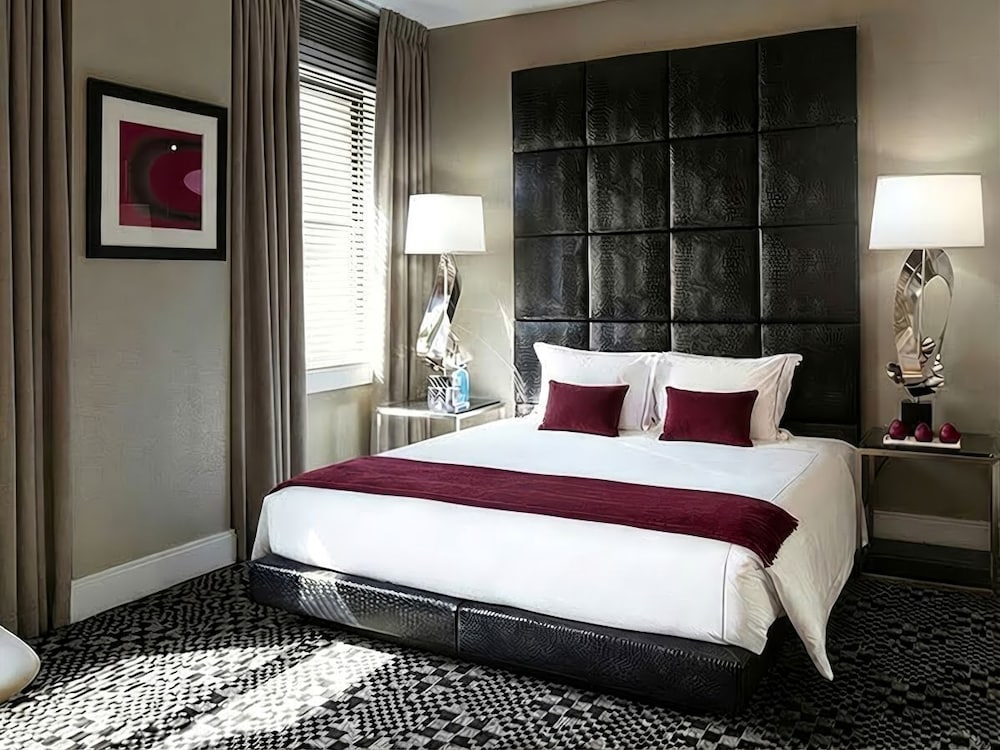JUNIOR SUITE, CITY VIEW