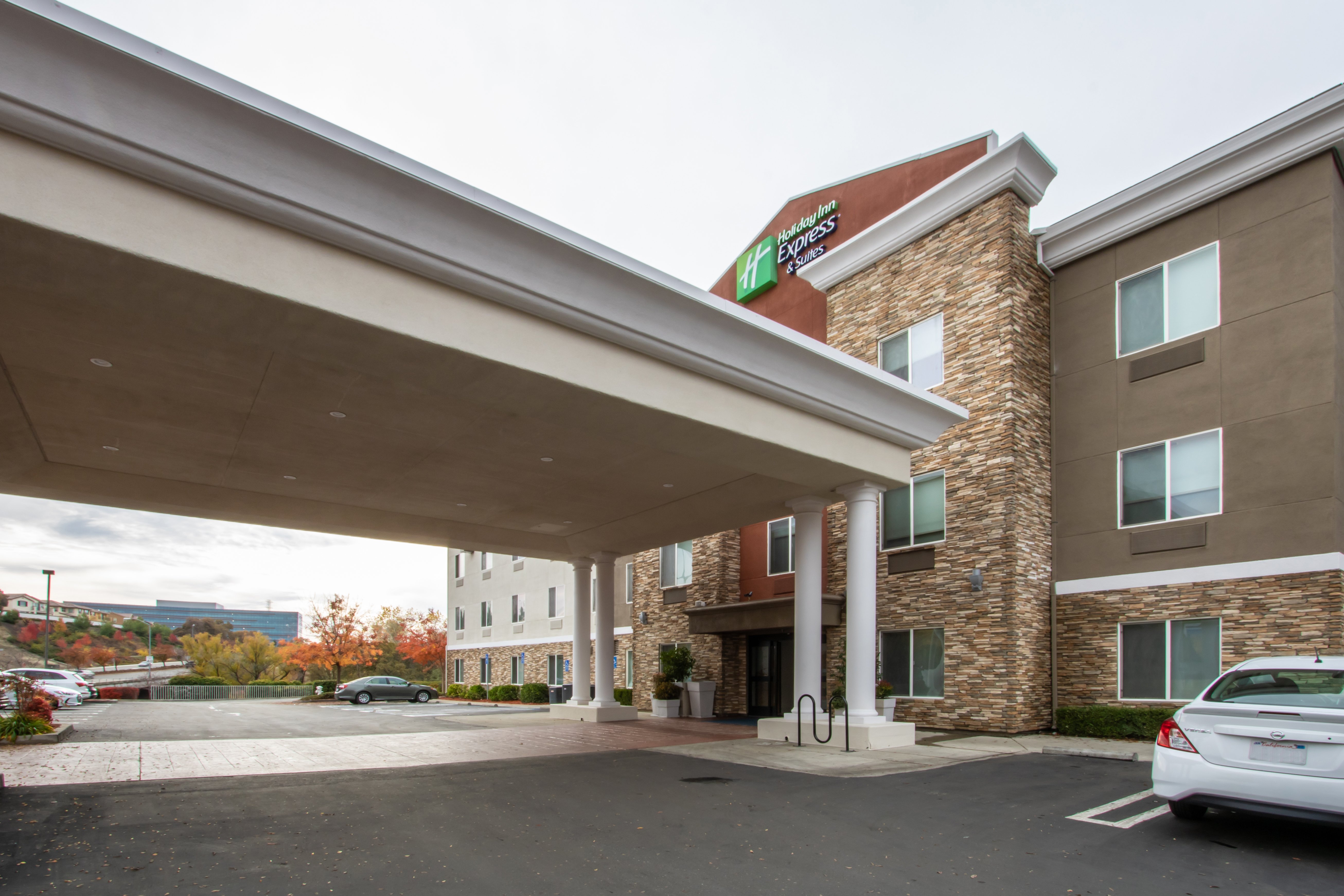 Holiday Inn Express Hotel Suites Roseville Galleria Area 40/49