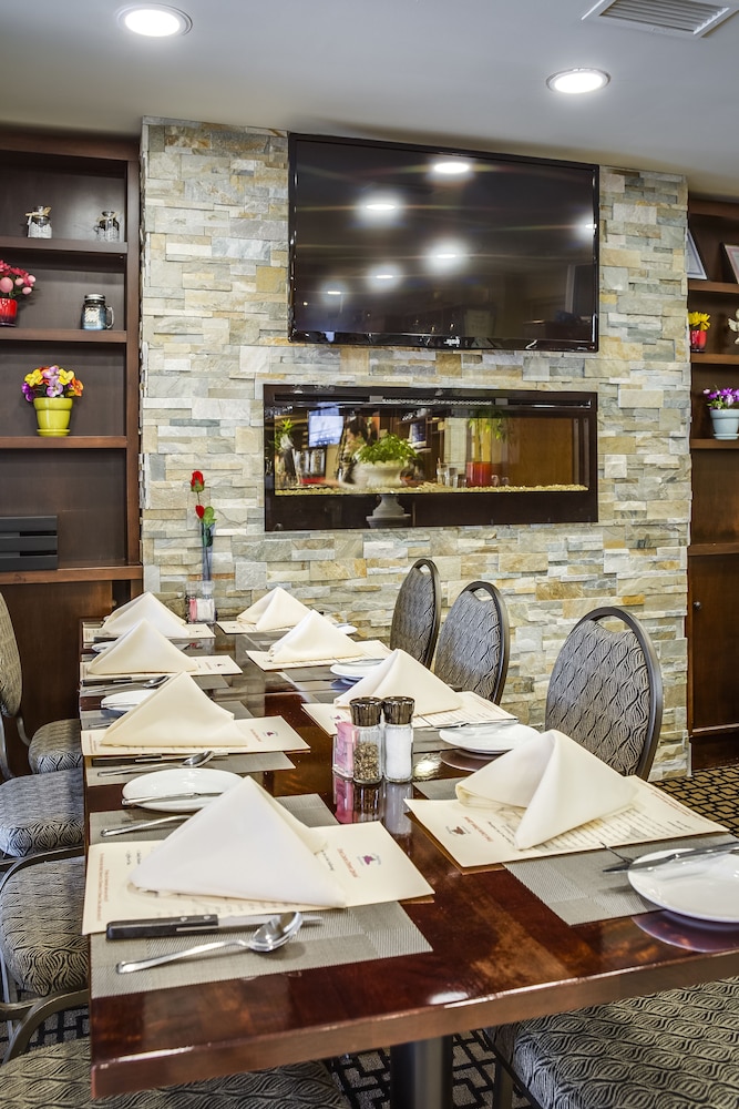 Monte Carlo Inn Markham 49/68