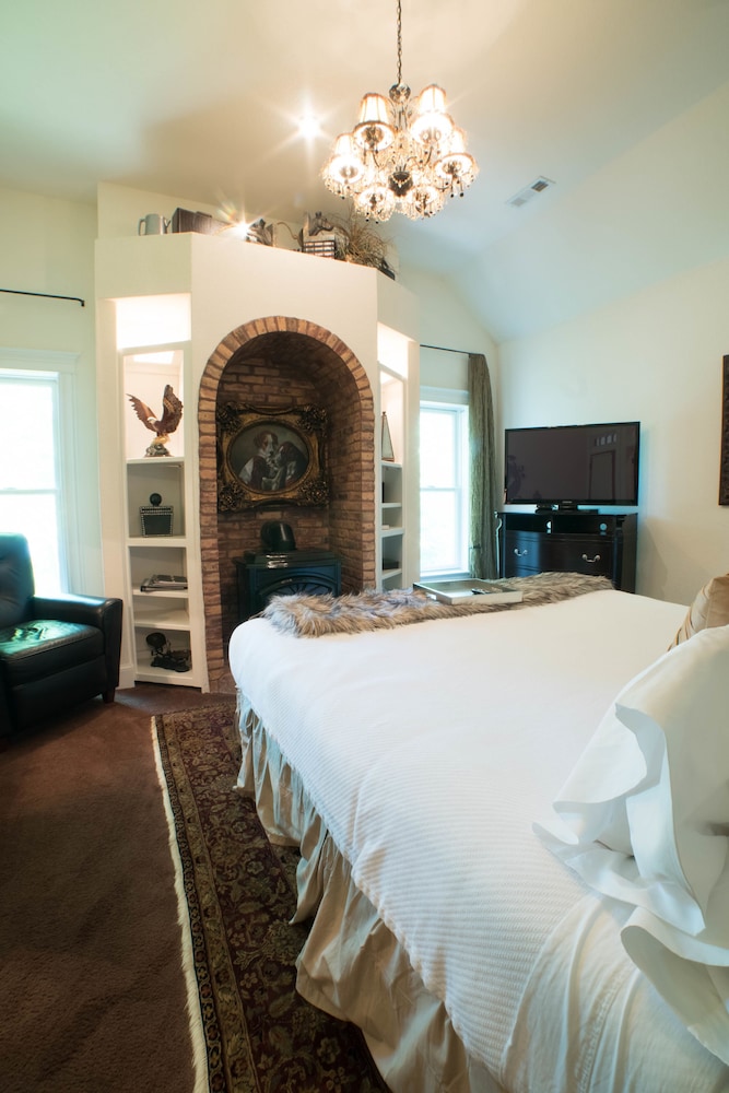 The Victoria B & B 63/71