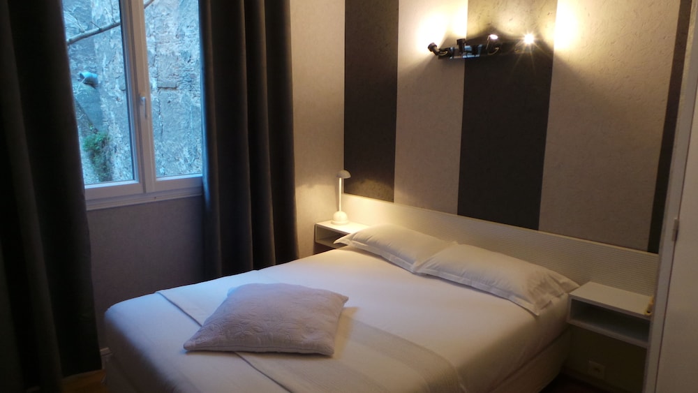 Hôtel Le Cambronne 7/25
