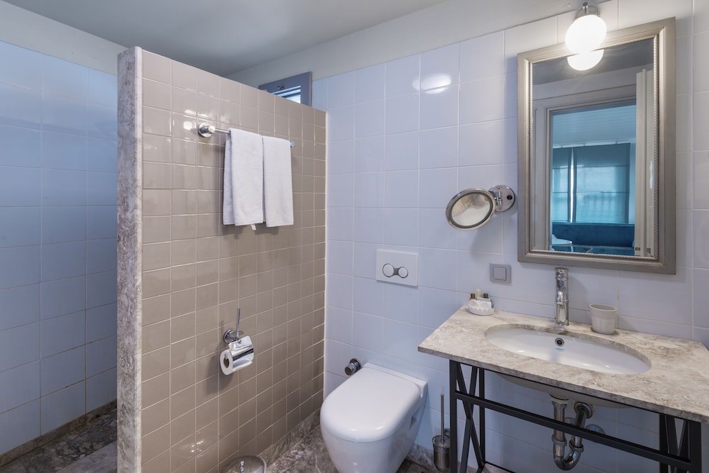 Delight Deluxe Boutique Hotel 72/79