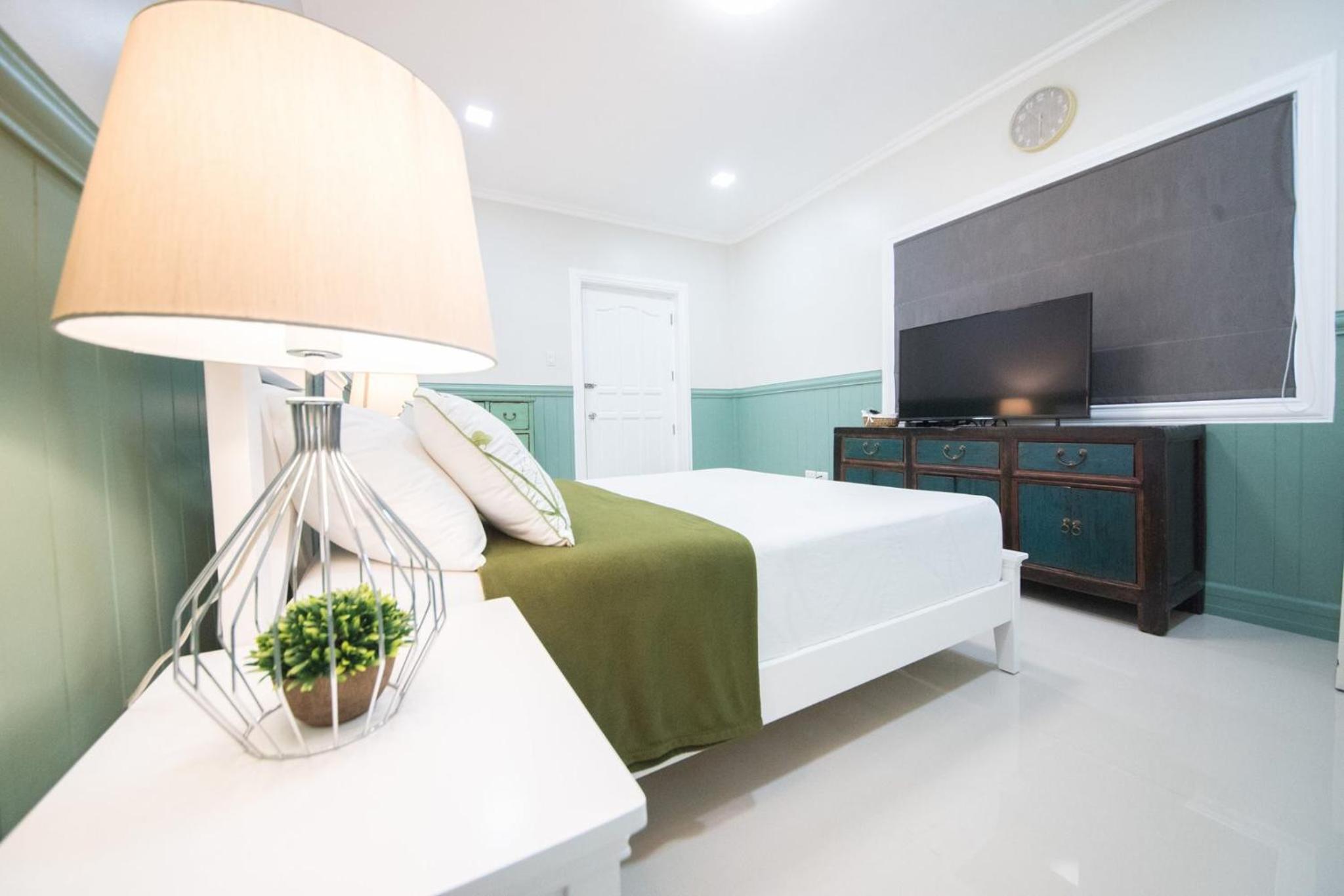The Partridge Guest House 8/25