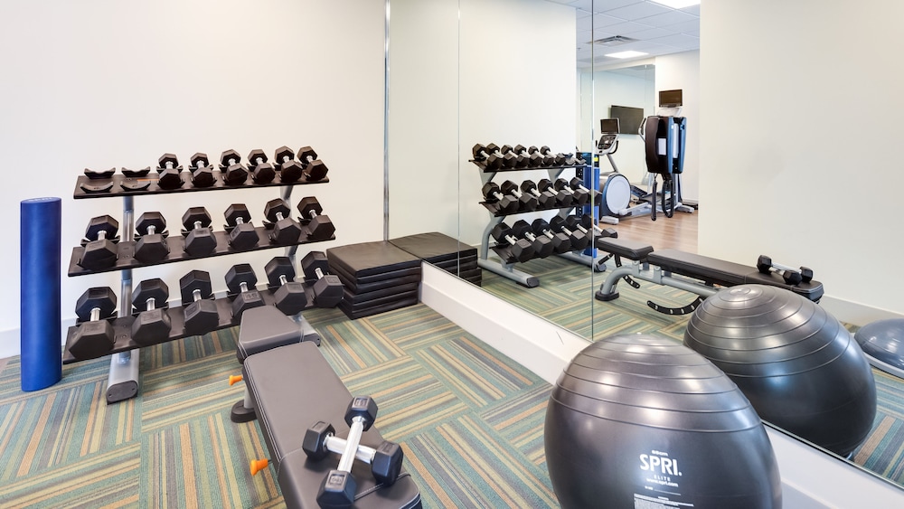 Holiday Inn Express Suites Latta 34/59