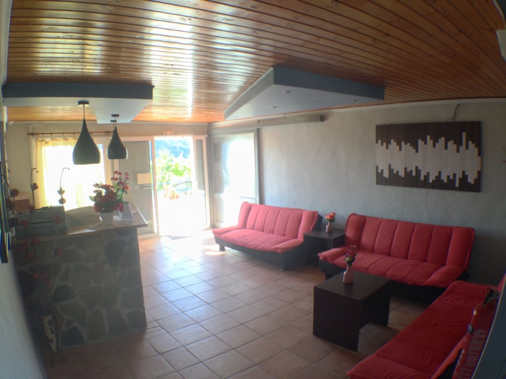 Politia Hotel 32/47