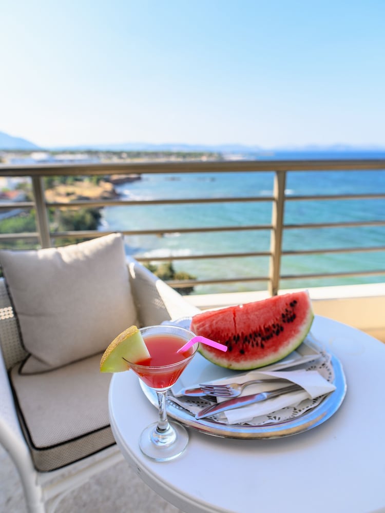Mati Hotel 41/53