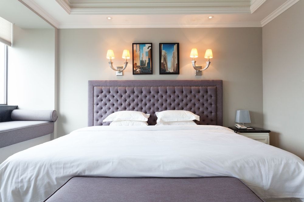 DELUXE, DOUBLE BED, CITY VIEW