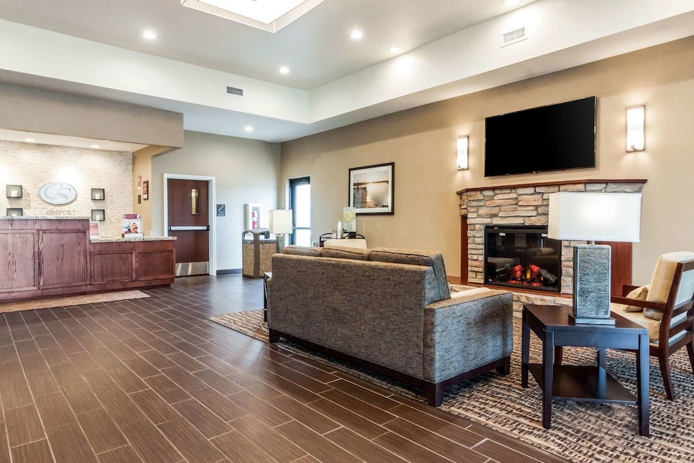 Comfort Suites Brookings near University 12/51