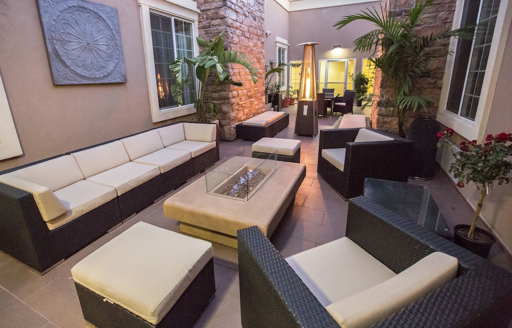 Holiday Inn Express Benicia 35/56