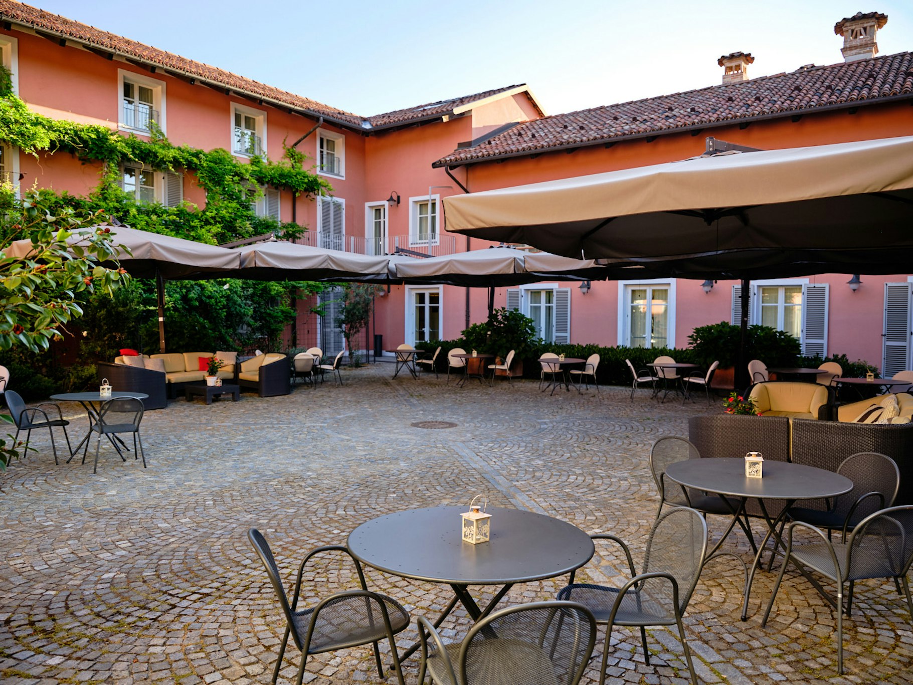 Relais Villa D'Amelia 37/50