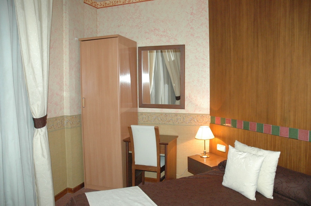 Hotel Las Yucas 30/50