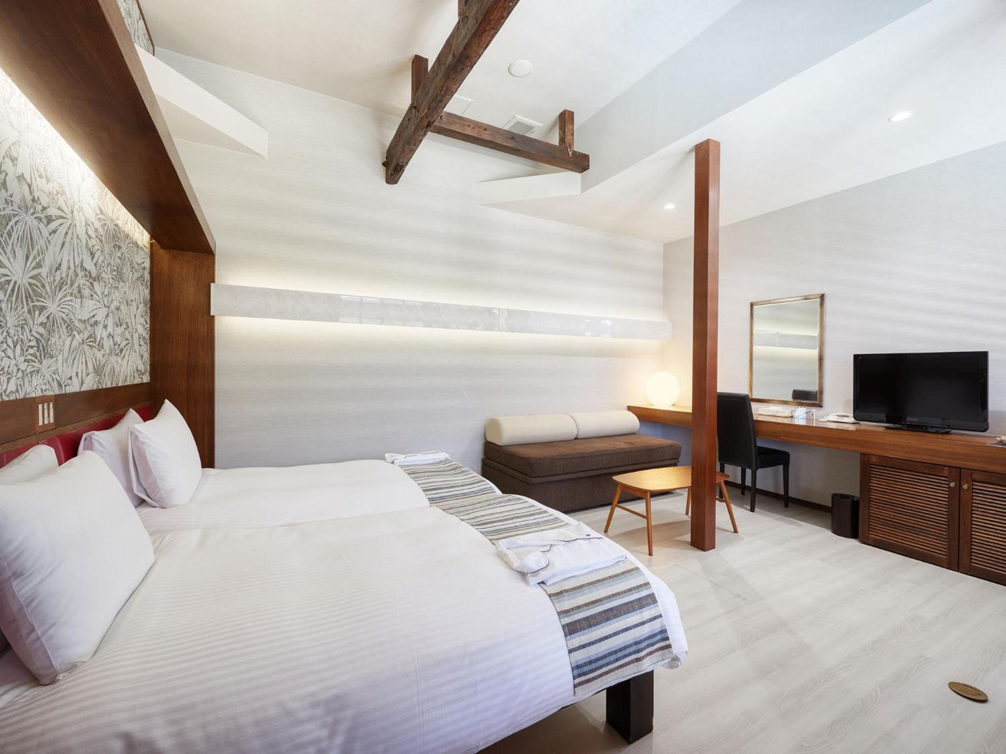 Standard, Twin Beds