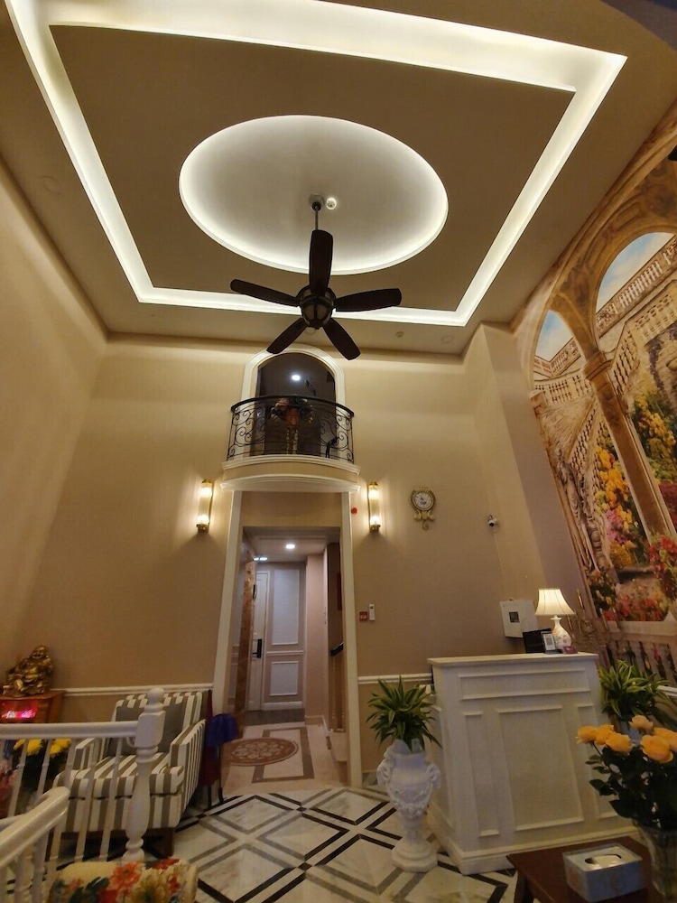 Saigon By Night Luxury Hotel 57/68