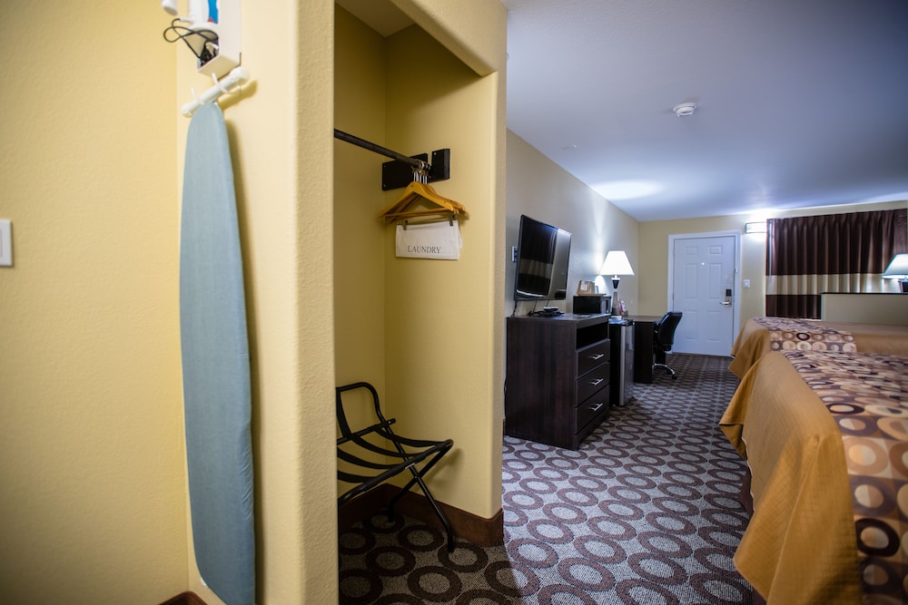 Relax Inn &amp; Suites 55/82