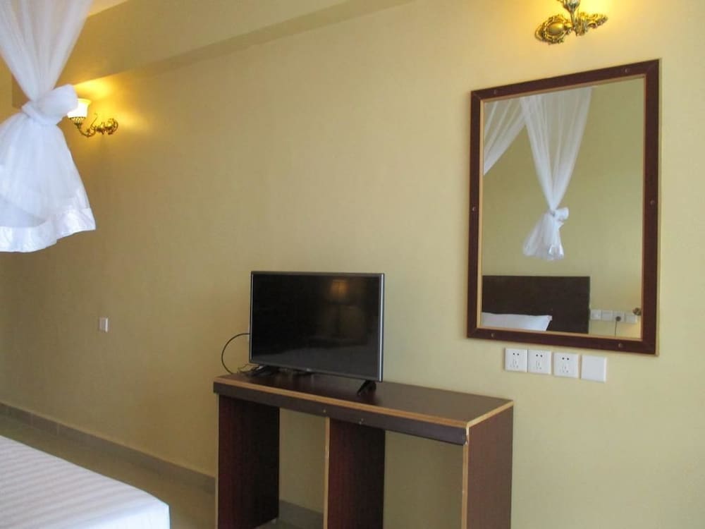 Pulickal Airport Hotel 42/50