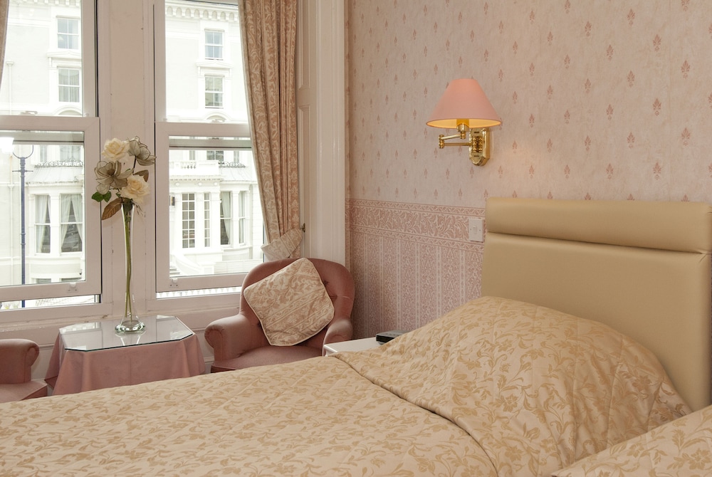 White Heather Hotel 38/50