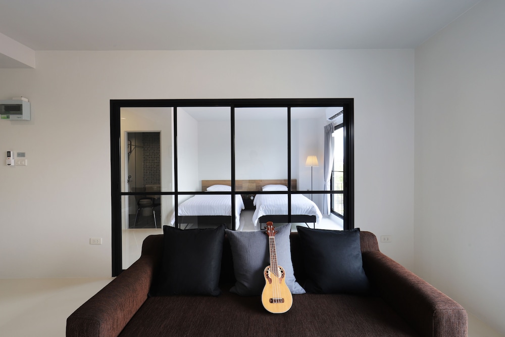 Sukh Serviced Apartment 24/37