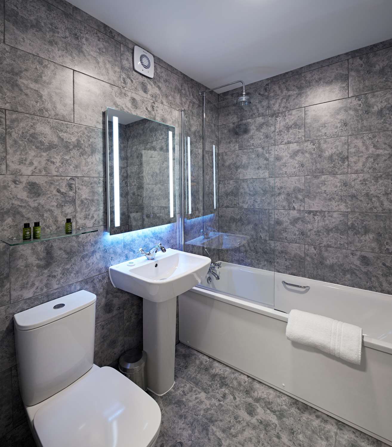 غرفة كلاسيكية بسرير كينج، The Riverside, WorldHotels Distinctive 2/2