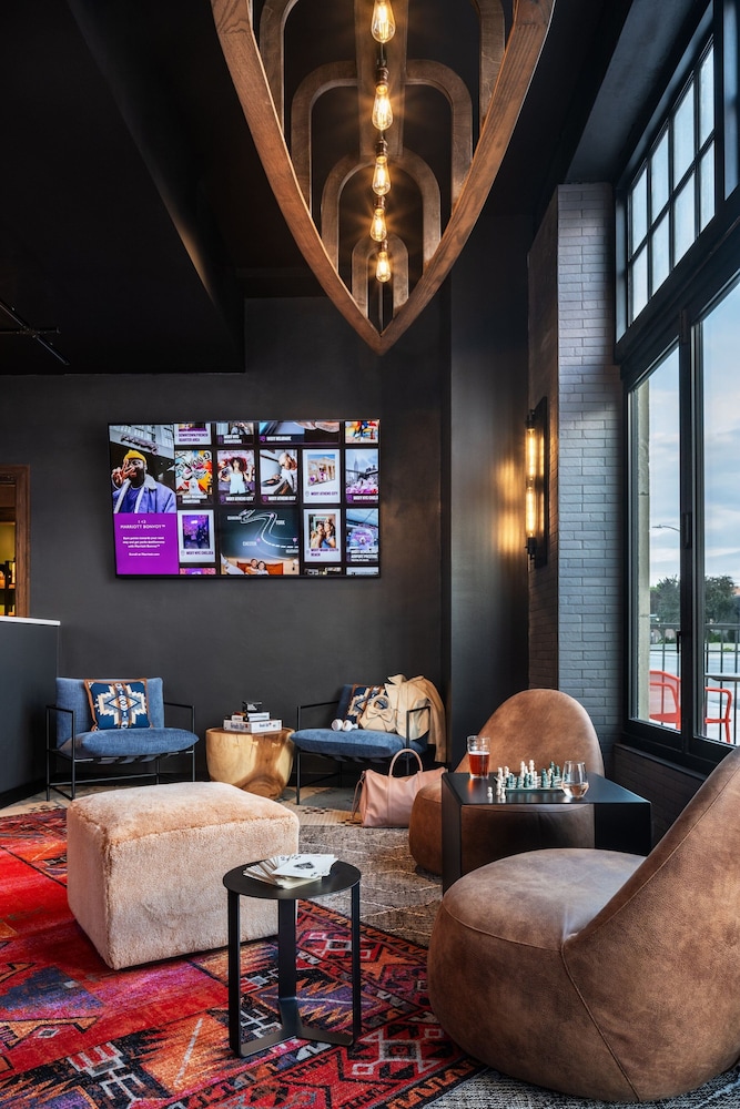 Moxy Springfield Downtown 38/55