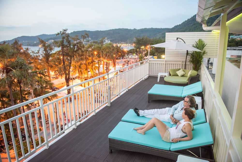 MODERN LIVING HOTEL 33/45
