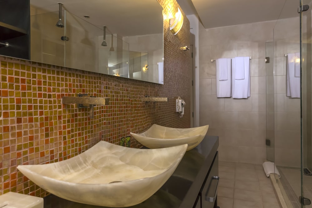 In Fashion Hotel & Spa by Kavia 66/67