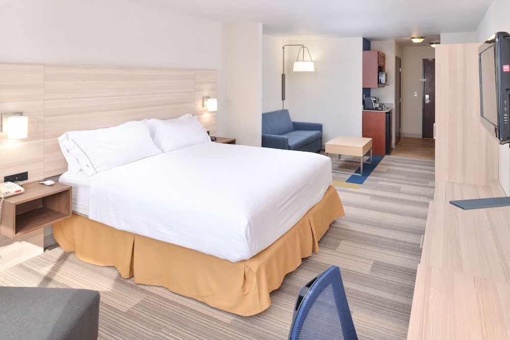 Holiday Inn Express Hotel Suites San Diego Otay 13/77
