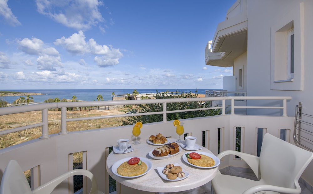 Kedrissos Hotel Apartments 23/44