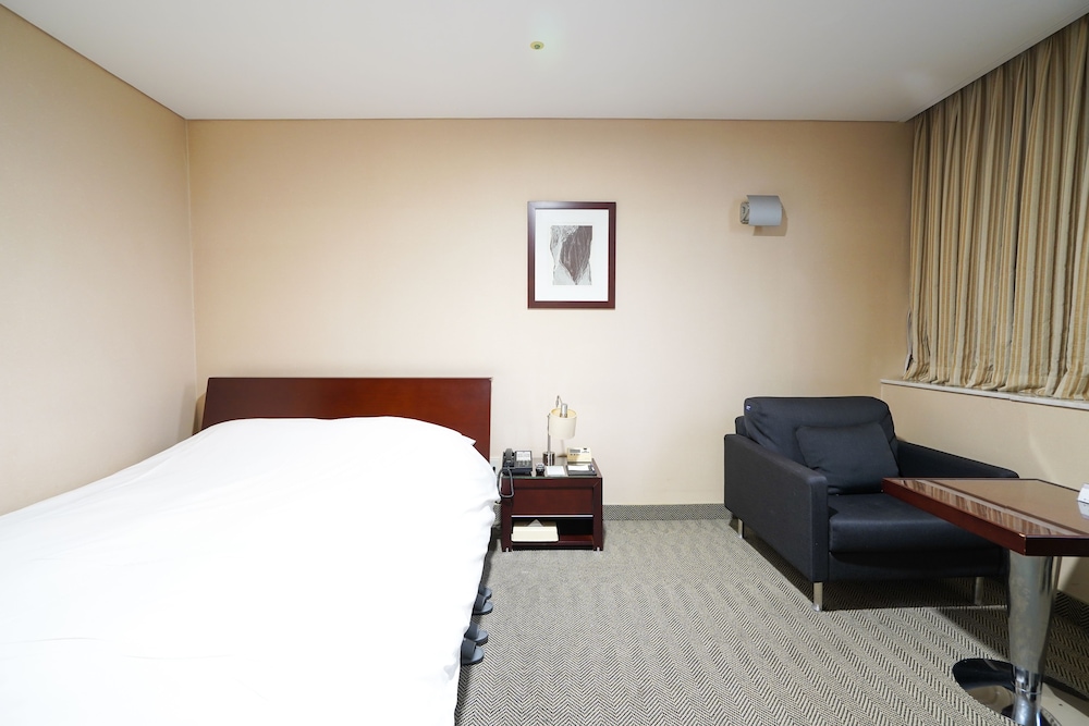 Gumi Century Hotel 28/50