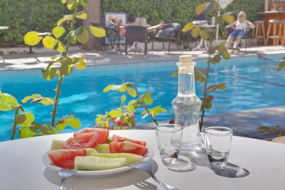 Marirena Hotel 32/41