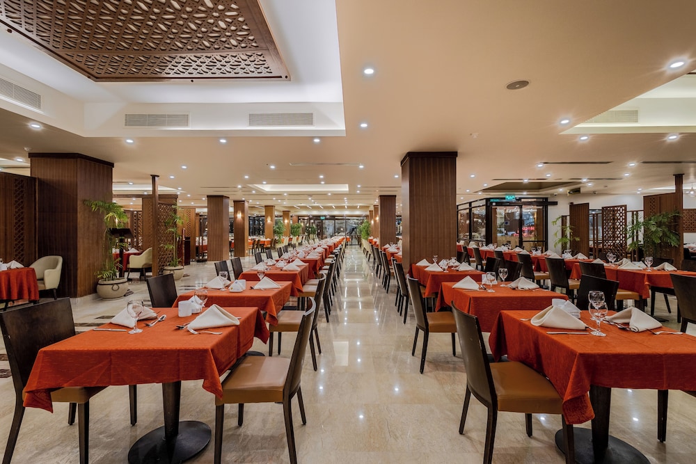 restaurant cafeteria
