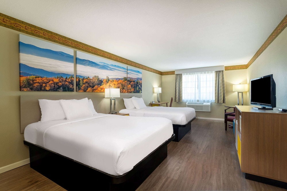 Days Inn by Wyndham Mountain Home 21/55