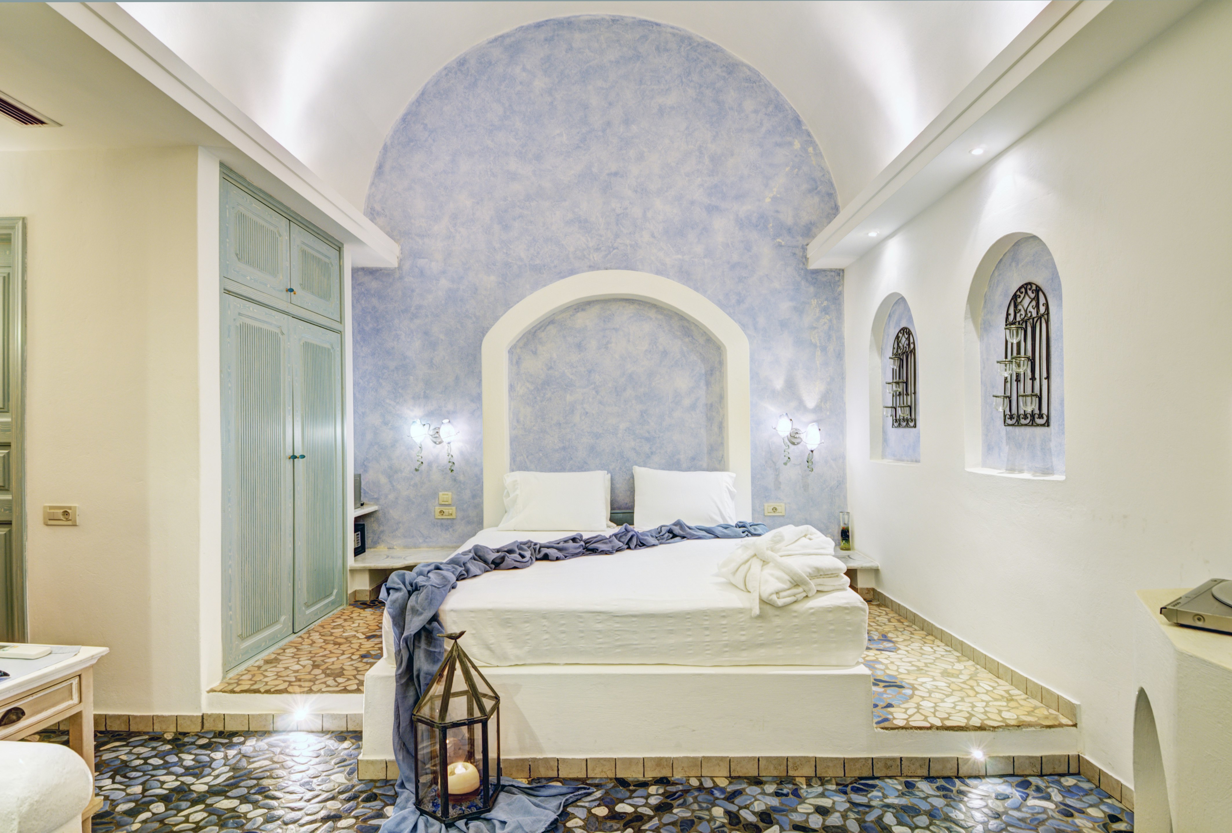 Astarte Suites 8/18