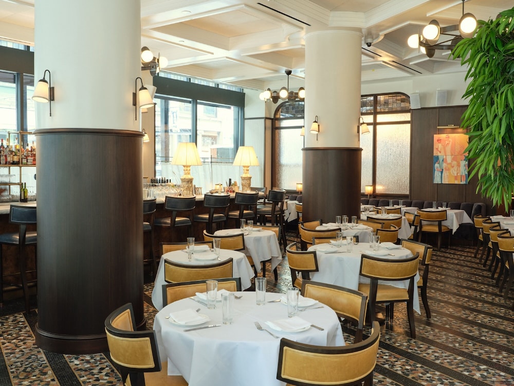 THE NOMAD HOTEL 29/33