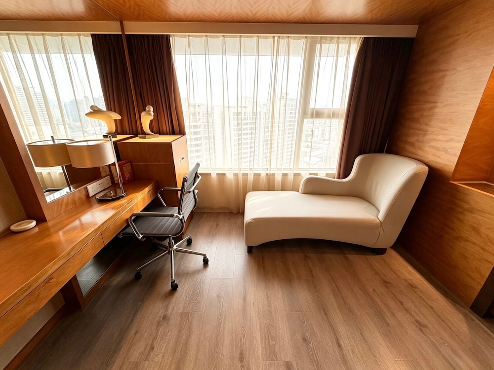 Grand Mercure Dongguan Humen 38/74