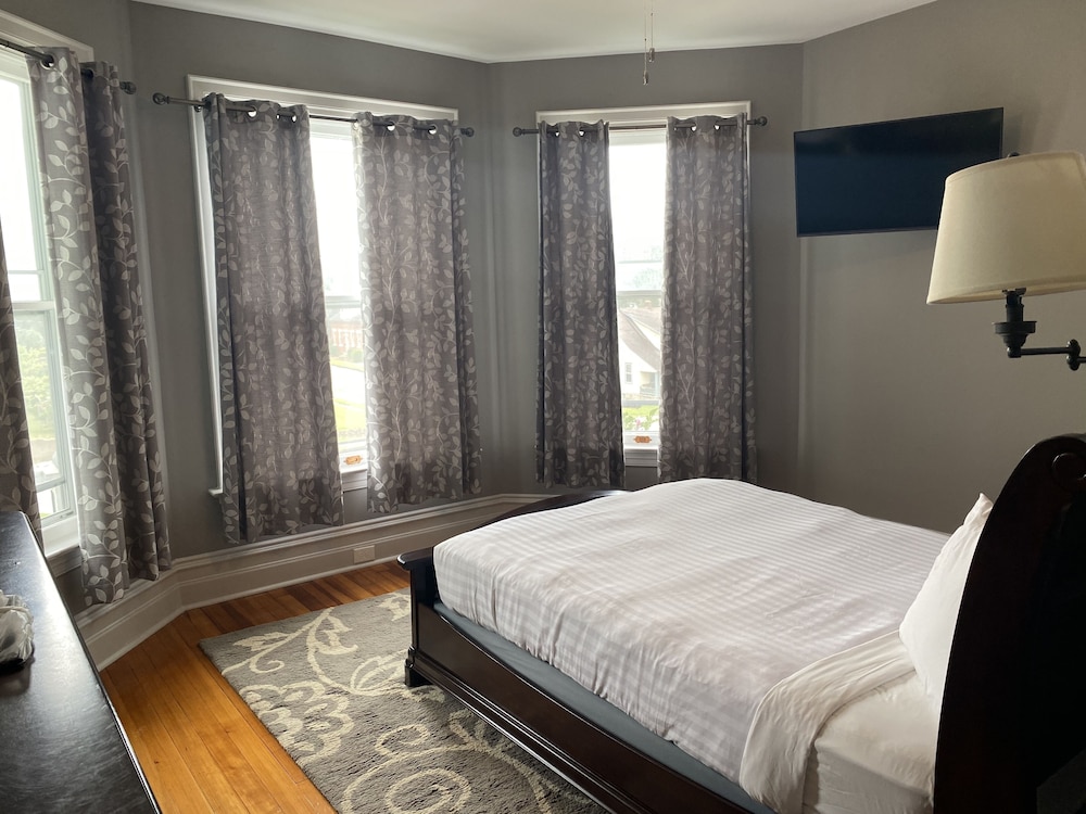 Captain Wohlt Inn Bed Breakfast 27/76