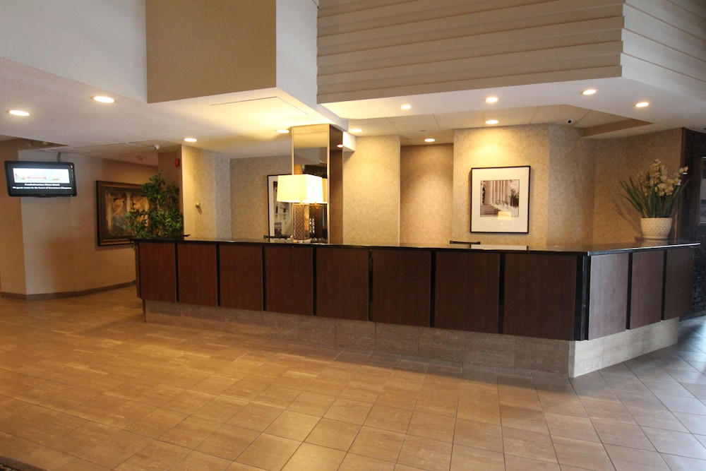Confederation Place Hotel 12/68