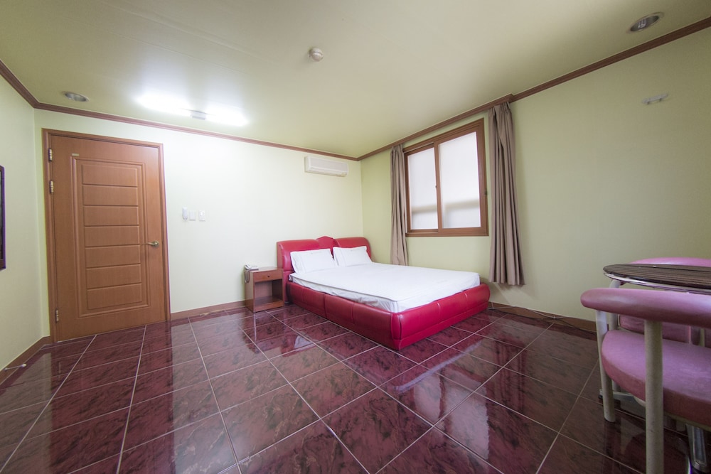 Centum Motel 31/35