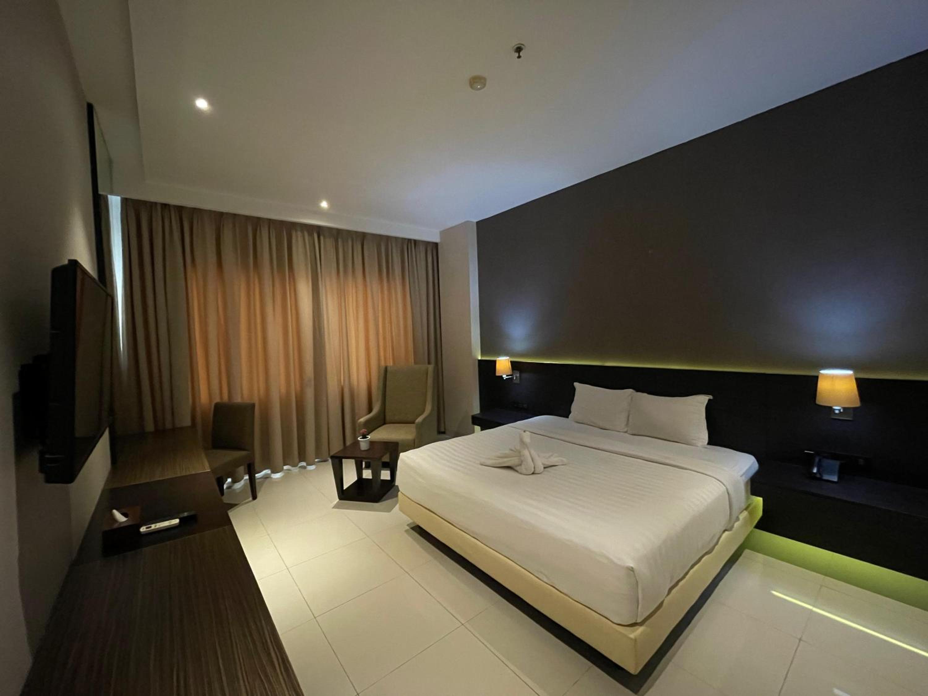 Grand Arjuna Hotel Formerly Sheo Resort Hotel 14/50