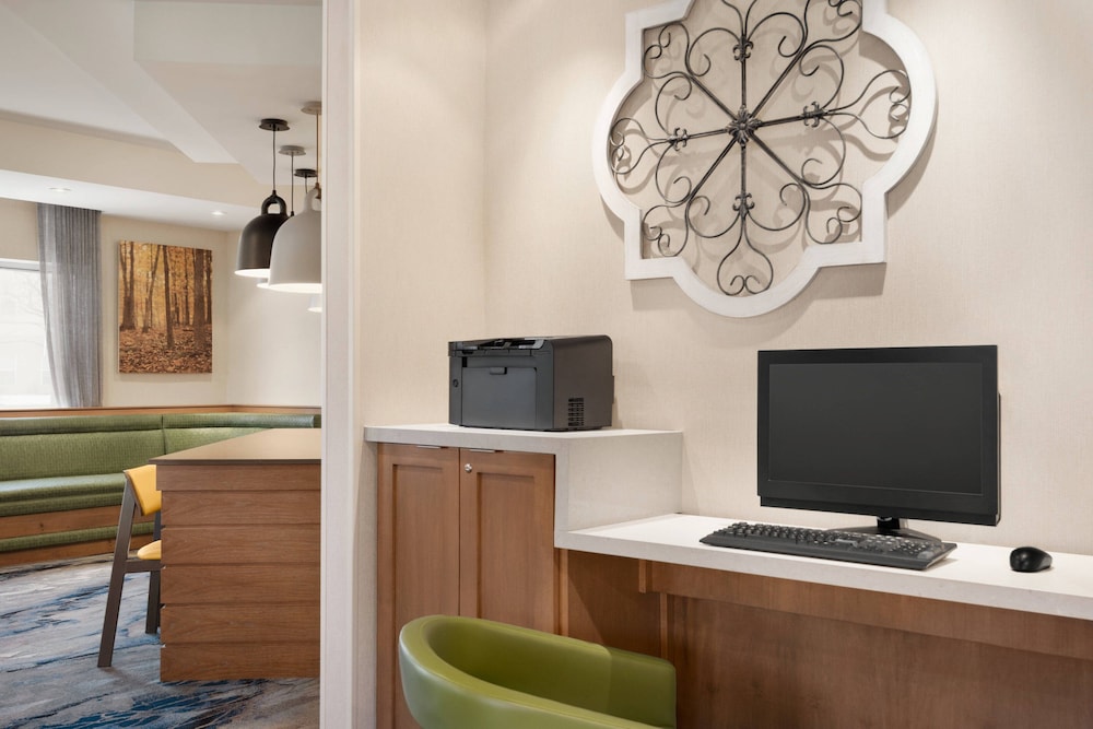 Fairfield Inn by Marriott Erie Millcreek Mall 26/27