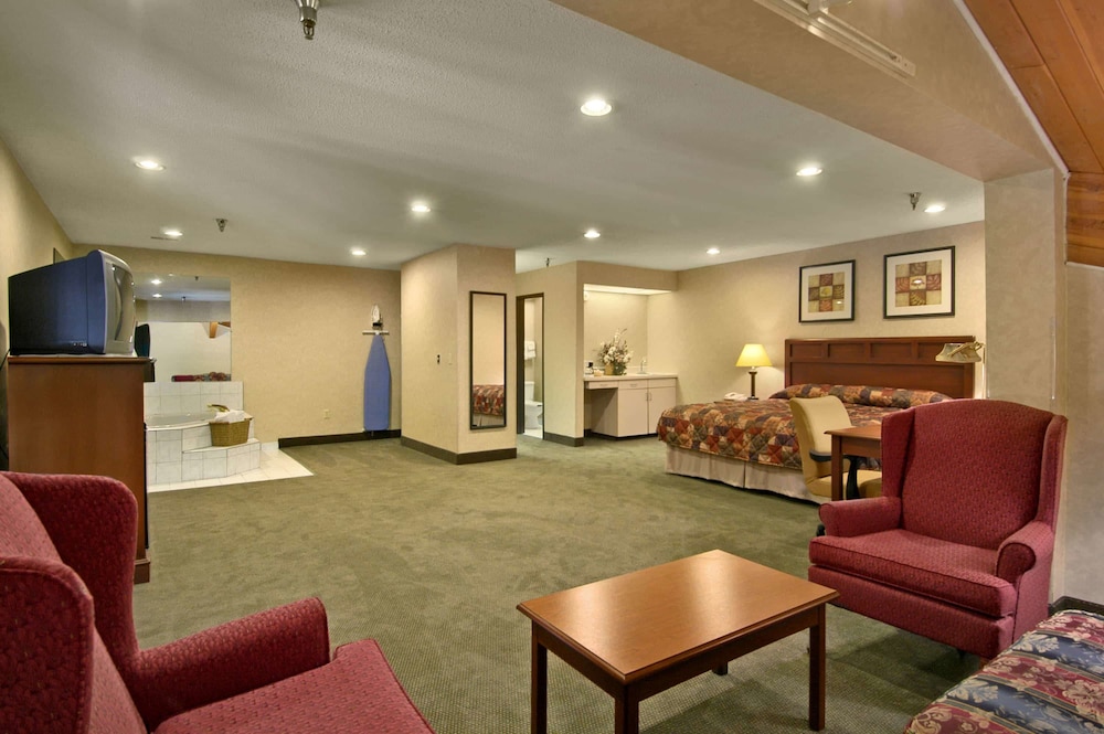 Baymont By Wyndham Tuscola 11/42
