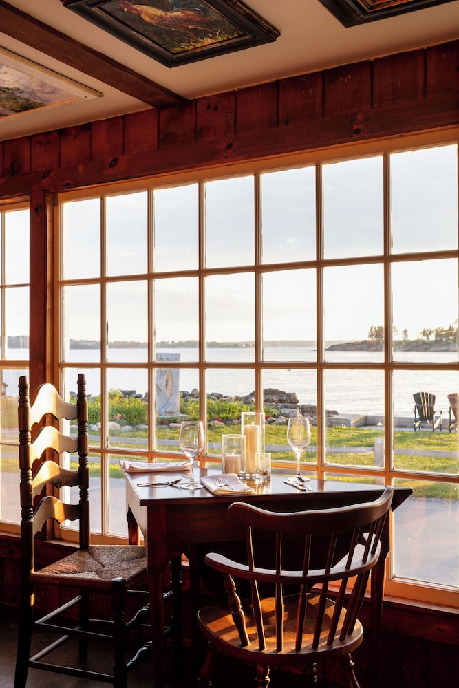 Bluebird Ocean Point Inn 30/47
