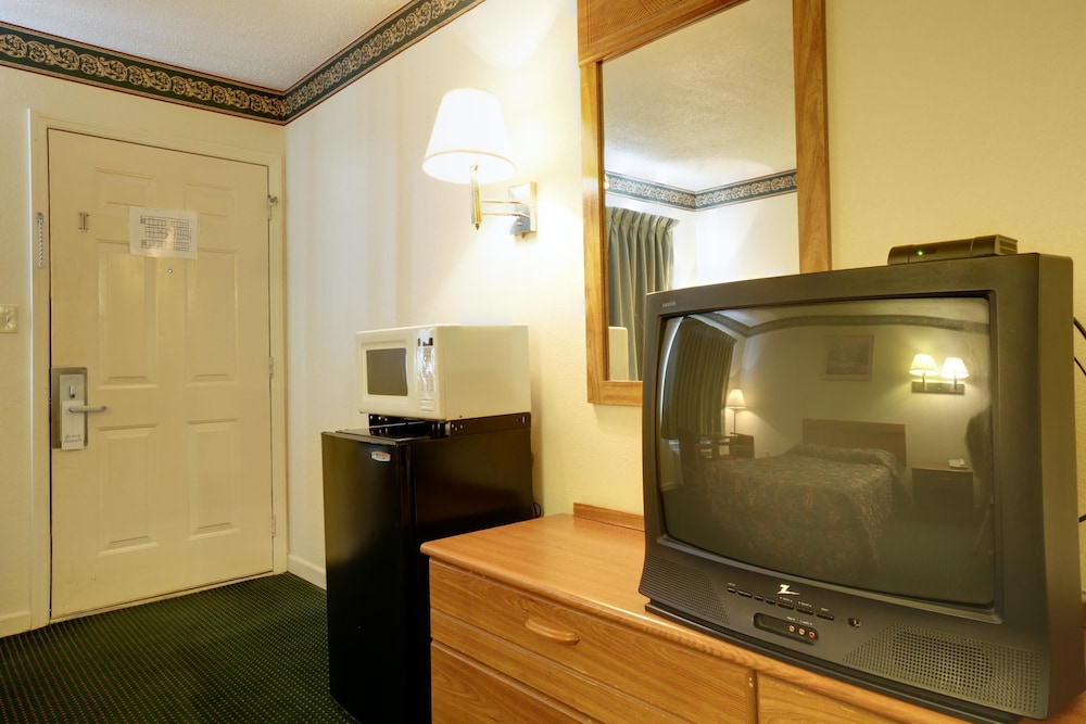 Americas Best Value Inn Athens Tn 11/19