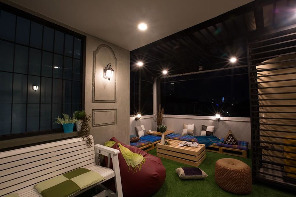 PAMA House Boutique Hostel 50/55